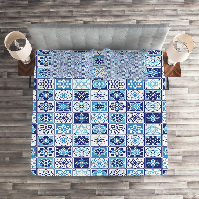 Farmhouse / Country Coverlet, King Bedspread + 2 Shams