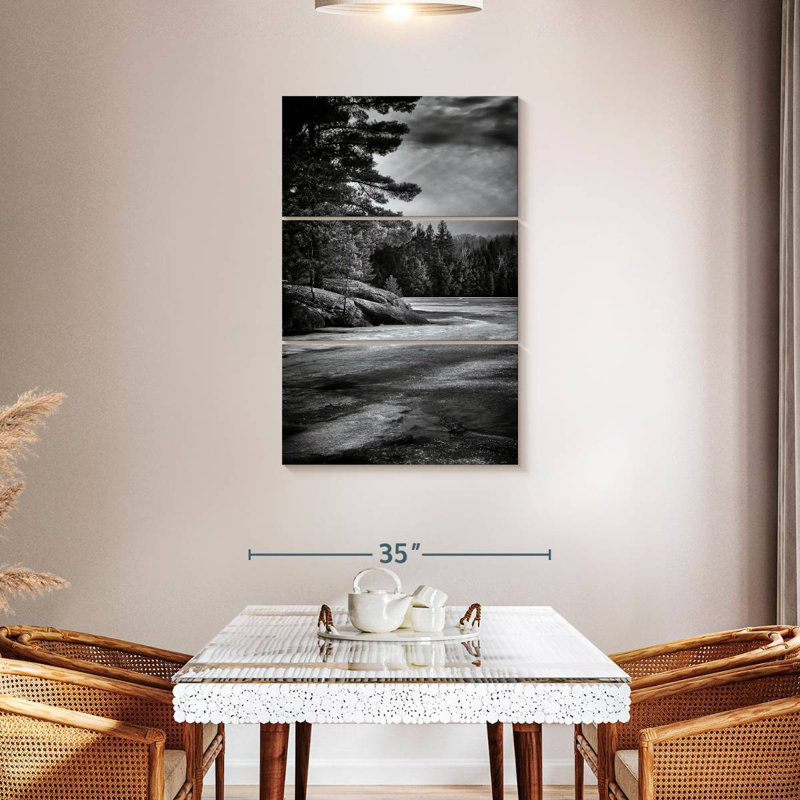 Alvord Gullwing Lake, 45" H x 28" W