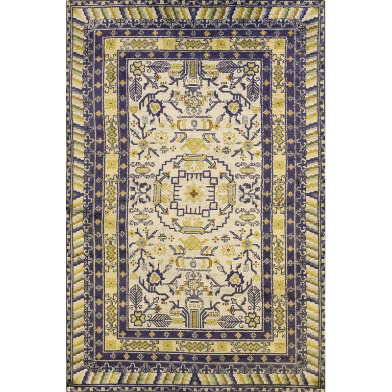 Tapis chinois ivoire sur fond ivoire