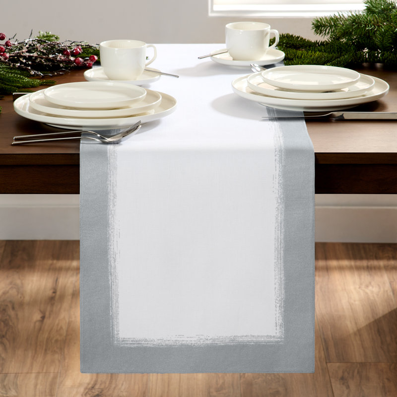 Chemin de table Villeroy & Boch à effet brossé métallisé, blanc/argenté - 35,5 cm (l) x 183 cm (l), L 14 po x L 72 po
