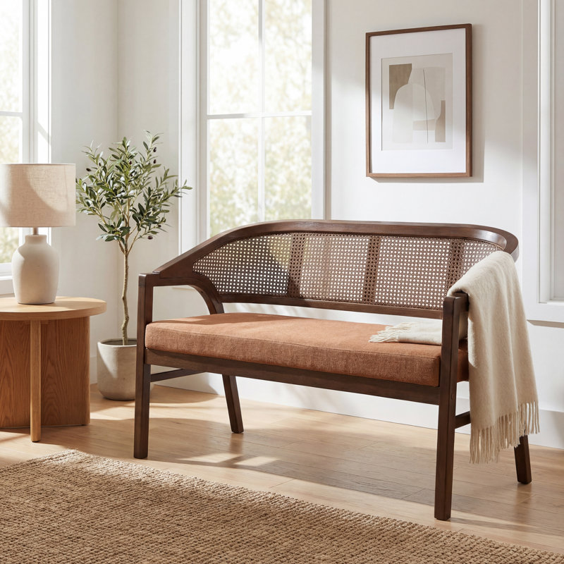 Causeuse Solenne, Coussin caramel / structure en noyer