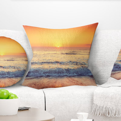Coussin à imprimé jaune Cloudscape over Seashore - Sea & Shore