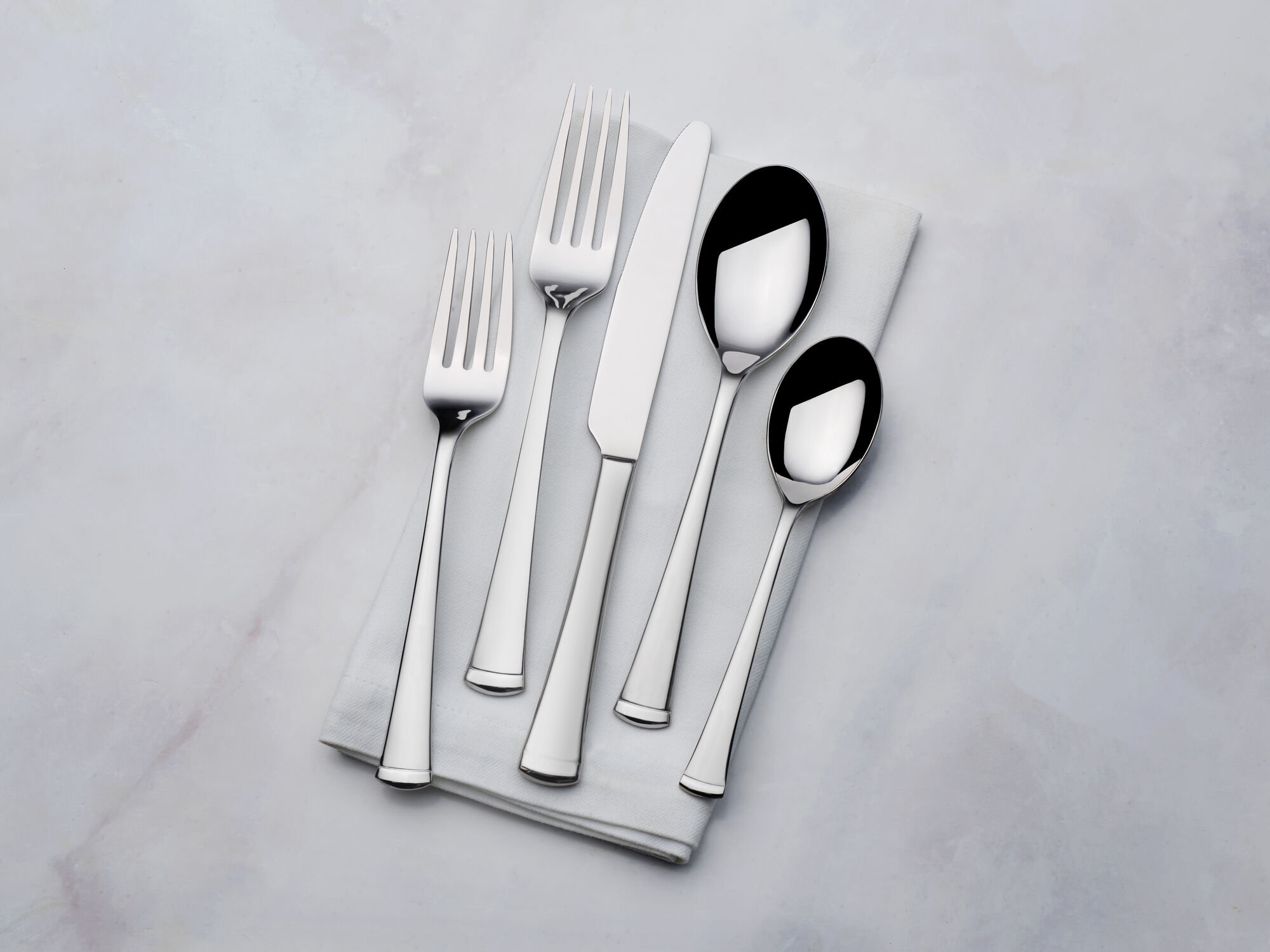 Grand Hotel II 20-Piece Flatware Set + Reviews