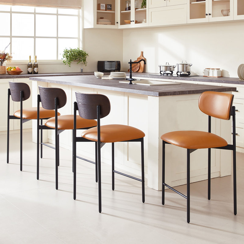 Ensemble de tabourets de bar modernes de 2 tabourets de comptoir rembourrés en similicuir de 24 pouces avec dossier incurvé et pieds en métal noir, chaises de bar à dossier en grain de bois pour îlot de cuisine