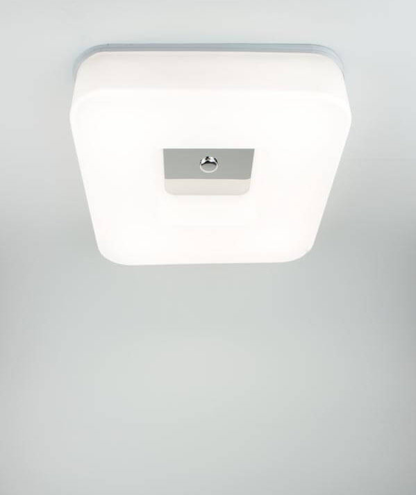 Plafonnier encastré carré simple 16,5 po Balanca