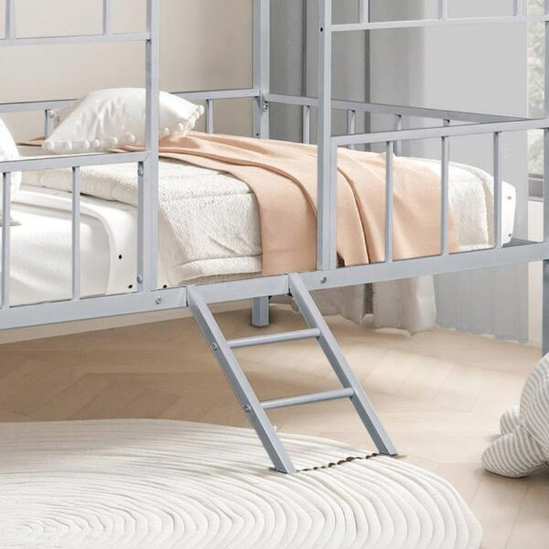 Lit superposé simple avec style contemporain, conception de maison, structure en métal, aspect en angle et argent pour le plan de conception de chambre à coucher avec construction, maquillage de ton