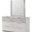 Commode blanche brume - Finition bicolore très brillante en marbre et en laque avec six tiroirs spacieux, intérieurs doublés de velours