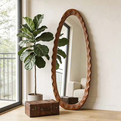 Miroirs ovales en bois manufacturé