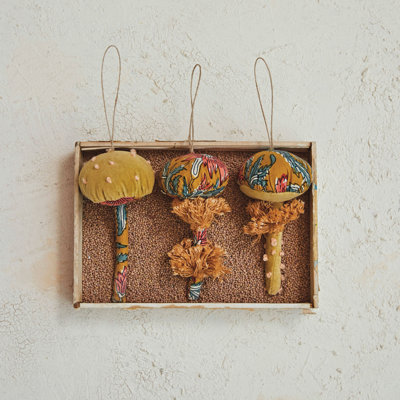 Ornements de champignon en coton