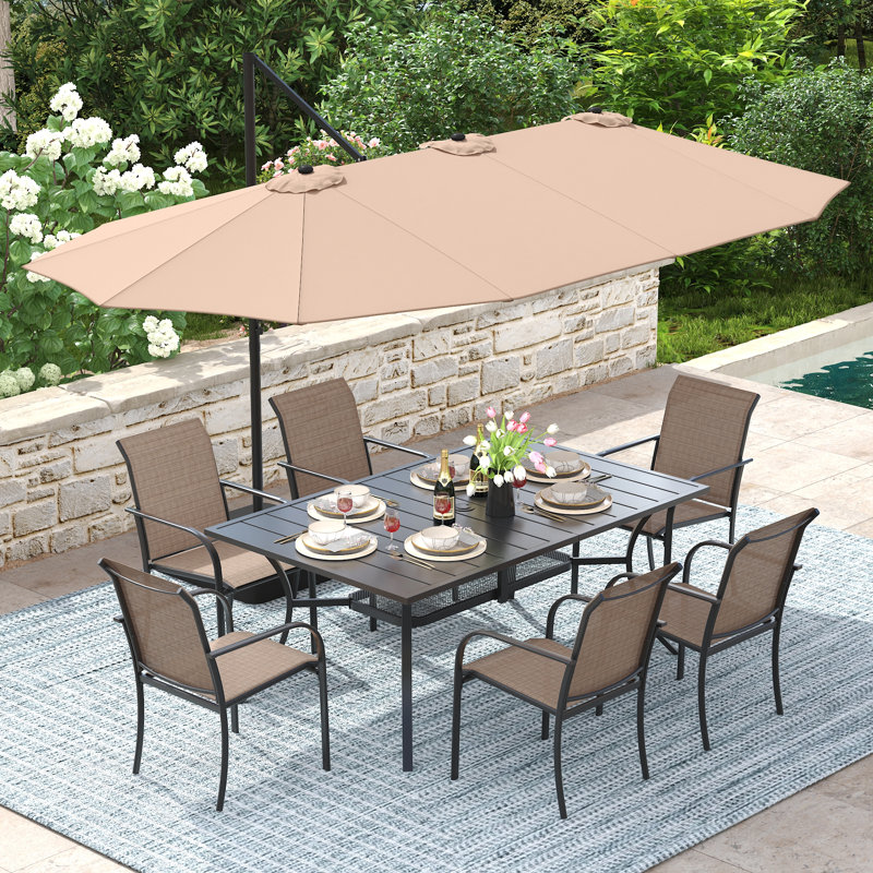 Ensemble repas d'extérieur rectangulaire pour 6 personnes avec parasol et chaises empilables, Black/Brown/Beige