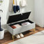 Repose-pieds de rangement polyvalent avec plateau relevable, parfait pour le rangement caché et les sièges supplémentaires dans n'importe quelle pièce
