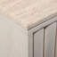 Armoire décorative décorative en bois avec dessus en travertin et portes cannelées - Petite armoire de rangement moderne pour espaces d'entrée étroits - 33 po, blanc