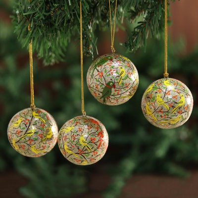 Ornement boule de papier mâché