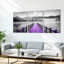Ensemble de 3 tableaux sur toile tendue représentant un quai en bois violet et un paysage en noir et blanc.-1295655391