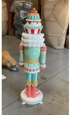 Alviery Small Pastel Nutcracker Candy Cake Statue
