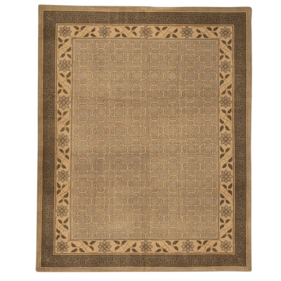 Area Rug in Light Gray And Gray