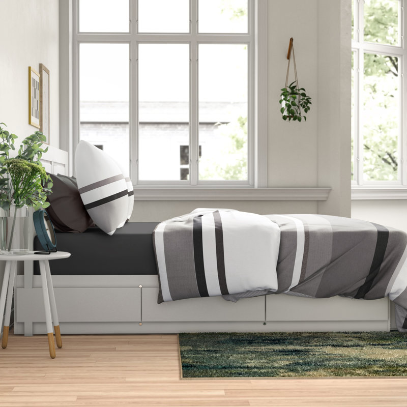 Printed Polycotton Duvet Cover Set with Pillowcases Delivering Lightweight Comfort, Grey, Double