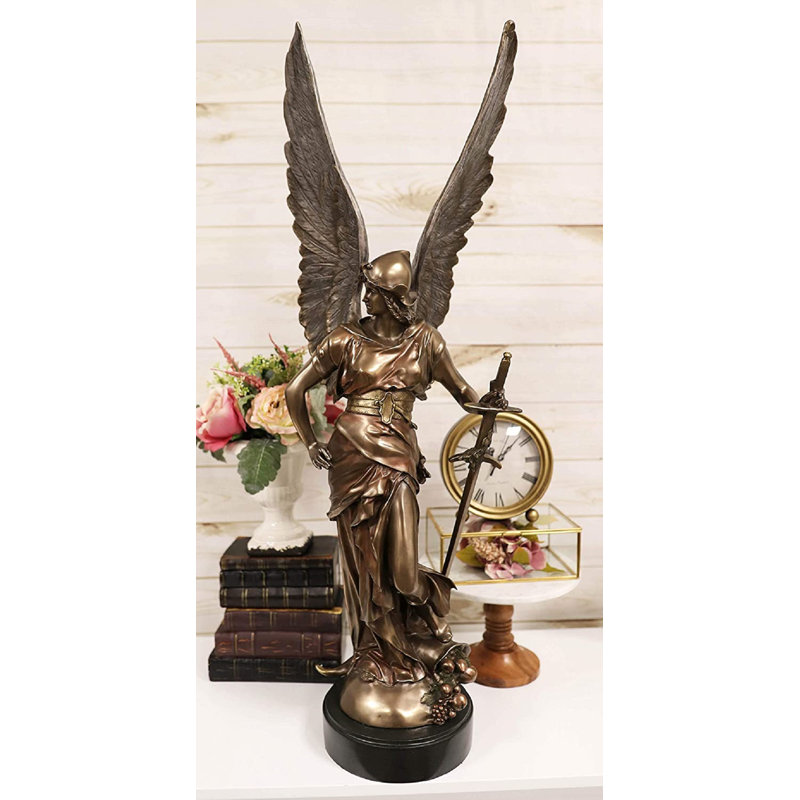 Figurine grand grand astoria Grimsby