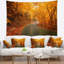 Tapisserie paysage paysage d'automne sur la route-28504011