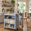 Îlot de cuisine sur roulettes avec table allongée Chariot de rangement de cuisine en panneau de fibres à densité moyenne avec prises de courant DEL 2 portes en verre cannelé côté 3 tablettes ouvertes Prise US bleue-123147626-123147625