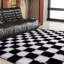 Tapis à carreaux - Doux tapis en velours à carreaux noir et blanc, antidérapants et antitaches, parfaits pour les chambres de bébé, les chambres à coucher et les chambres d'enfant.-2030541856-2030541867