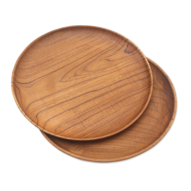 Loon Peak® Fit For A Feast, assiettes en bois de teck (paire)