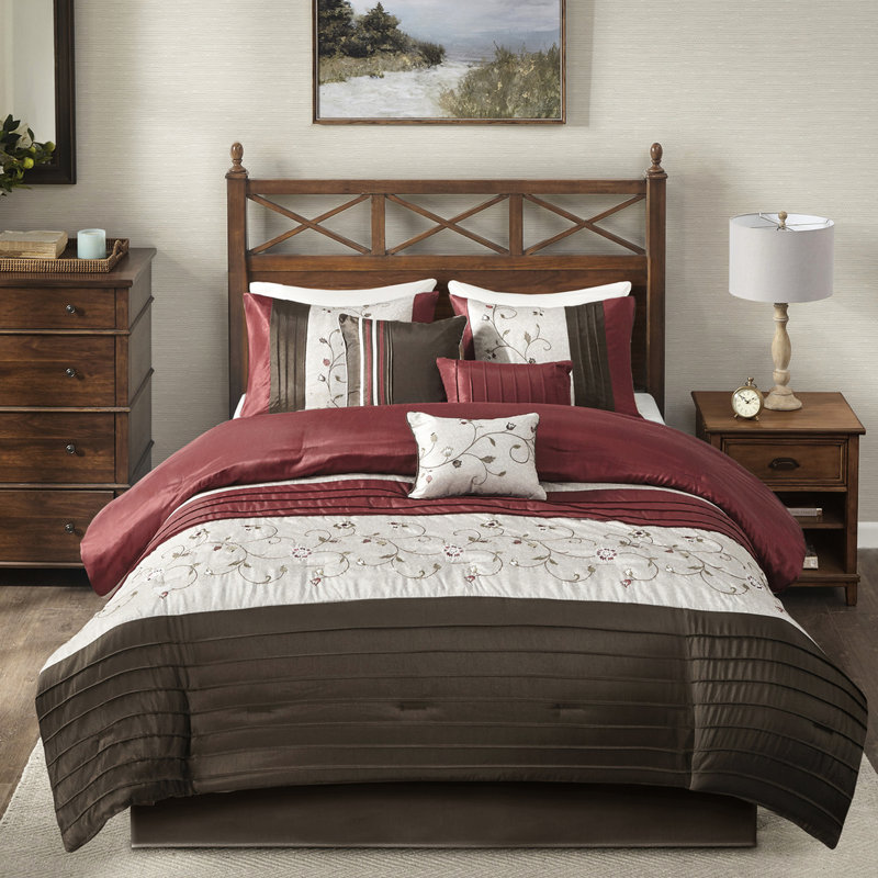 Édredon pour grand lit rouge 7 pièces - Aspect transitionnel et rembourrage en tissu de broderie comprenant un édredon, des taies décoratives, des oreillers et des jupes de lit Élégant lavable à la machine
