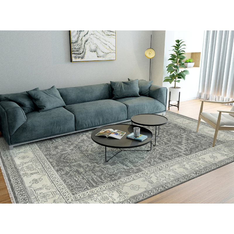 Nuit Arabe Wool Geometric Area Rug in Silver, Rectangle 2' x 3'