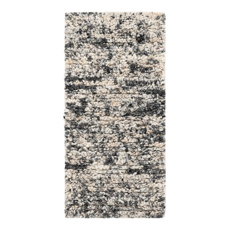 Yanaliz Hand Loomed Wool Indoor Rug, Runner 2' x 4'1"