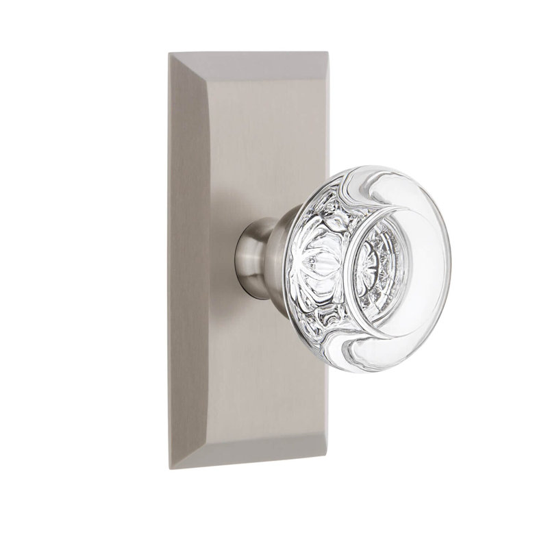 Grandeur Fifth Avenue Short Plate With Bordeaux Crystal Knob, 2.75", Satin Nickel