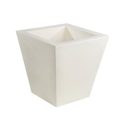 Cono Resin Pot Planter