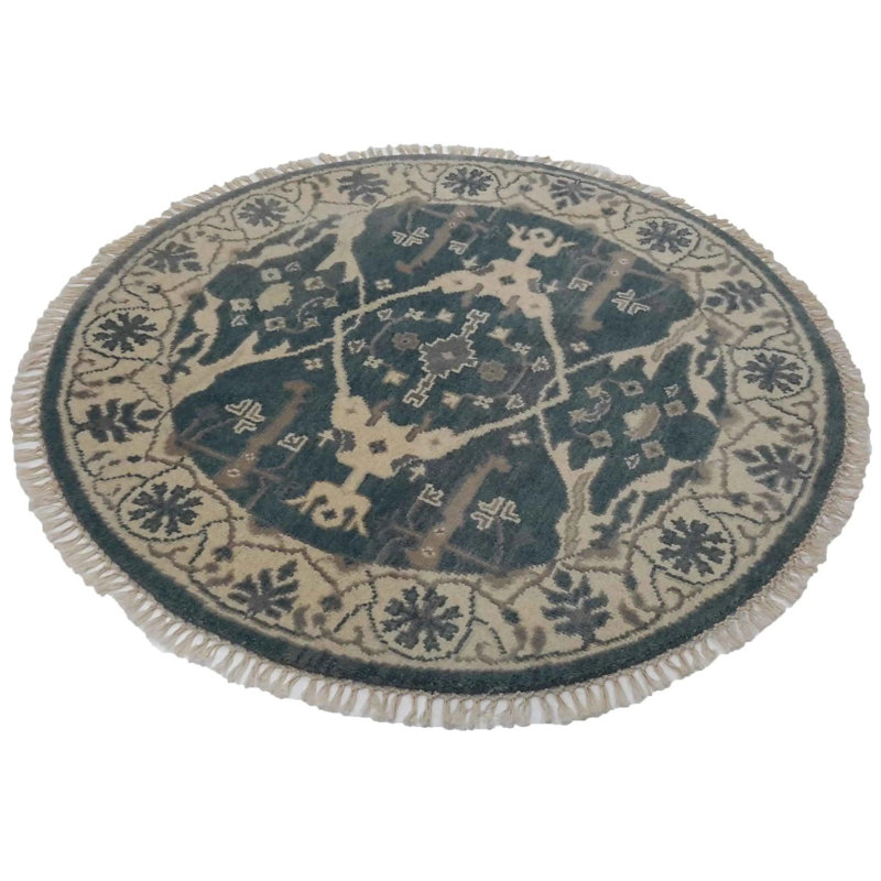 Kassidie Oriental Area Rug in Blue