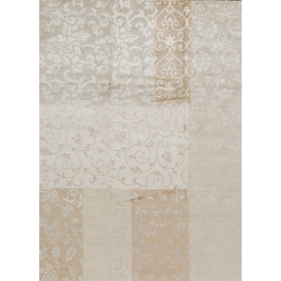 Himalayan Floral Area Rug in Beige/Off White