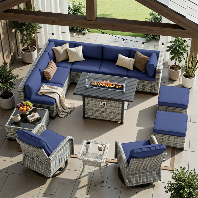 Ensemble de conversation de patio en osier 13 pièces avec table de foyer, canapé modulaire, chaises berçantes pivotantes et repose-pieds