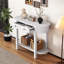 Élégante console rétro avec un design incurvé et un glacis lisse