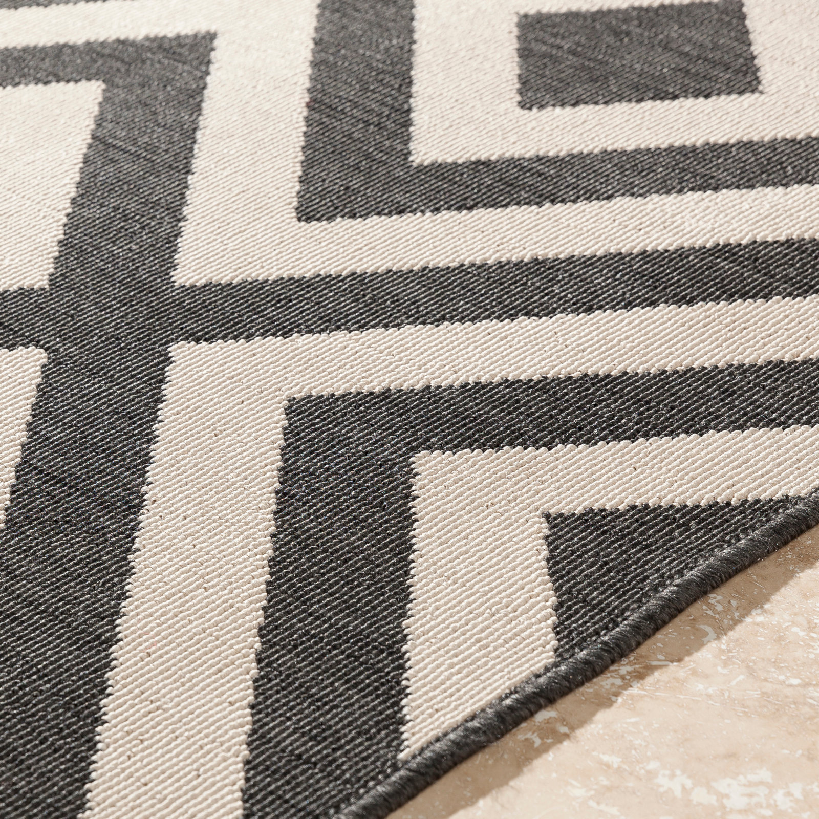 Awena Outdoor Geometric Rug, Round 8'9"