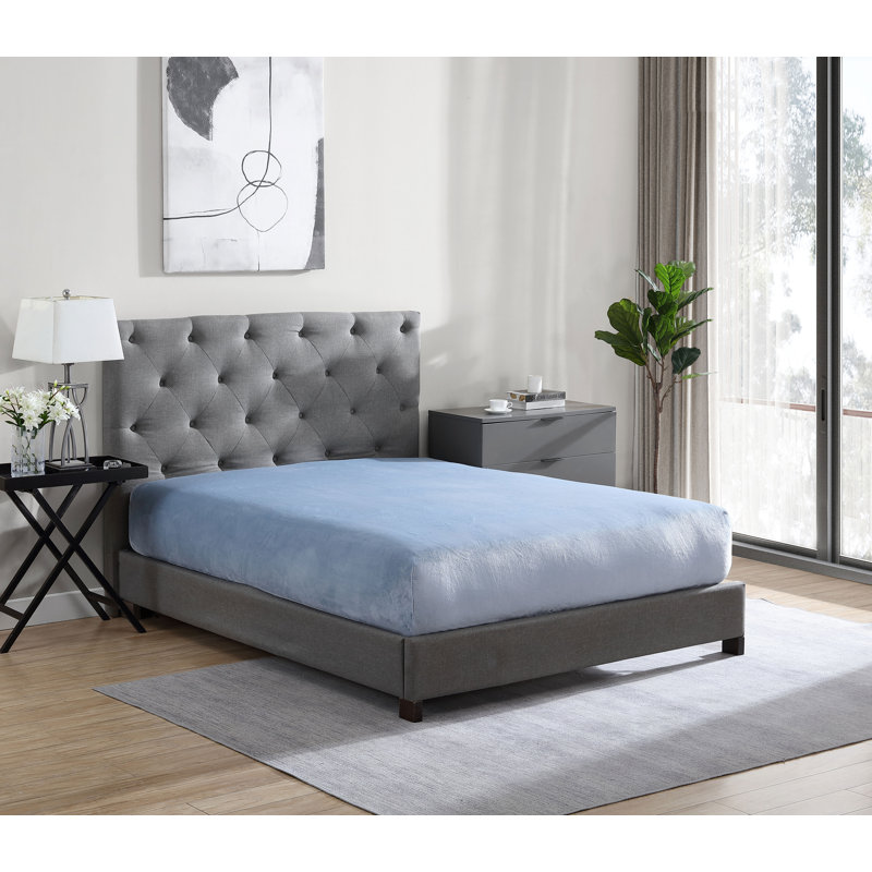 Swift Home Ultra-Plush Fitted Sheet - Fits Mattress up to 12" Tall - Must-Have Cozy Winter Essential, Durable, Easy Care
