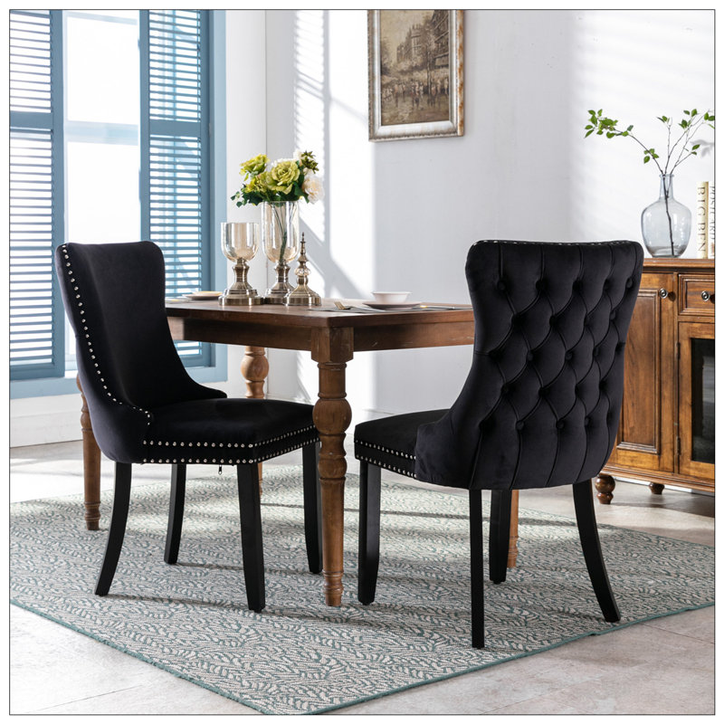Chaise de salle à manger rembourrée à oreilles avec garniture cloutée et pieds en bois massif, ensemble de 2, Noir, Noir