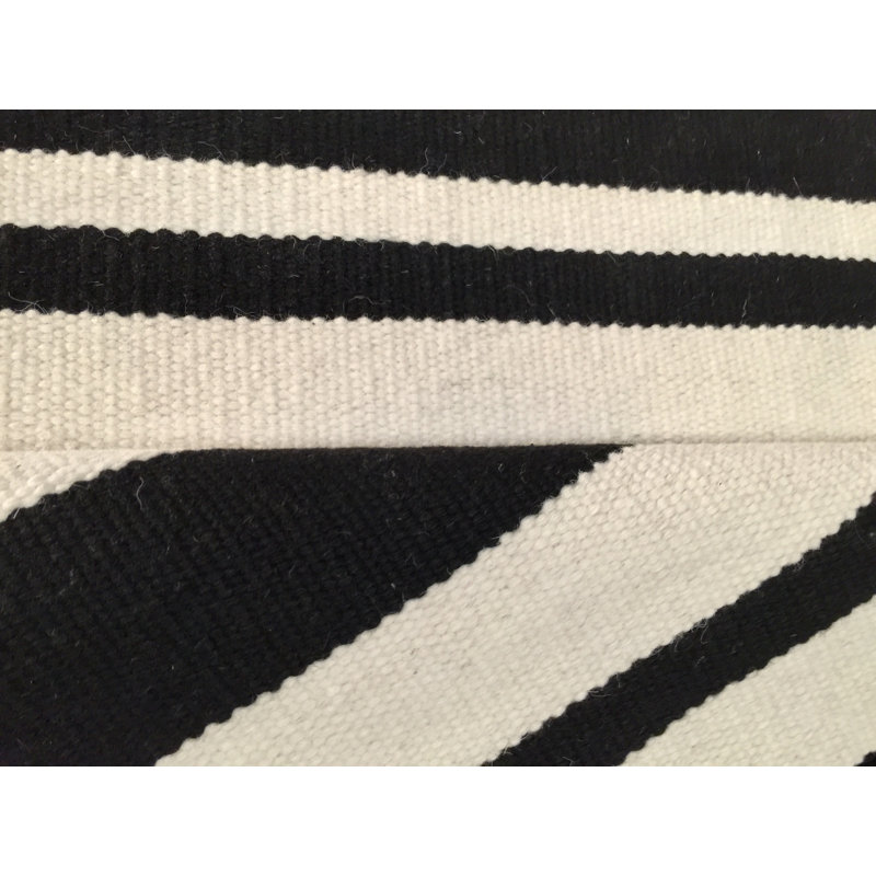 Tapis noir/blanc en laine tissé à la main Clarinda, Rectangle 7 pi 6 po x 9 pi 6 po