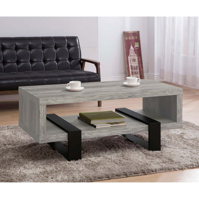 Table basse industrielle moderne avec base en bloc