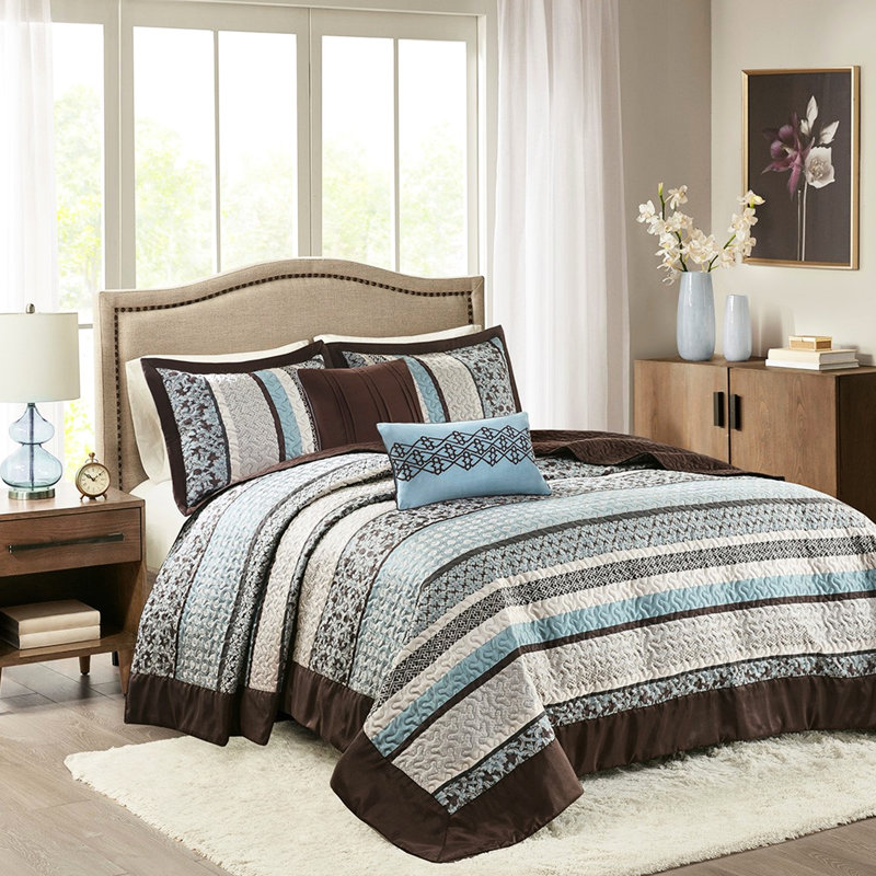 Couvre-lit bleu 5 pièces très grand avec broderie détaillée