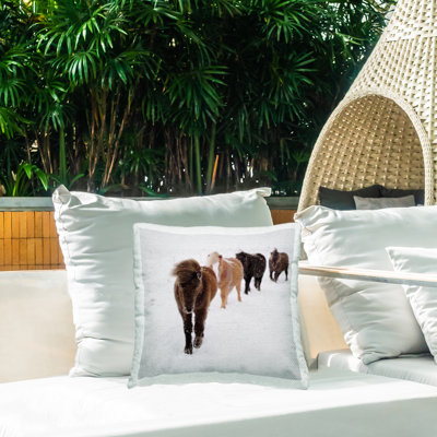 Coussin extérieur Winter Winter Horses par Amy Brinkman