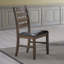 Chaise rembourrée en bois et similicuir