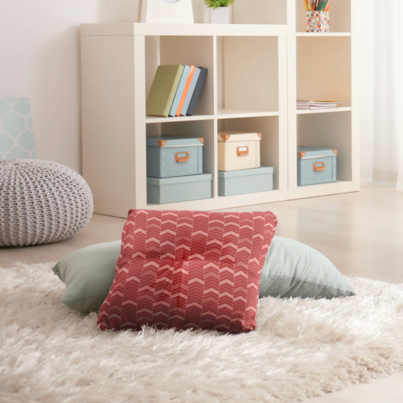 Coussin Rhonda, 26 po x 26 po, Rouge foncé / blanc