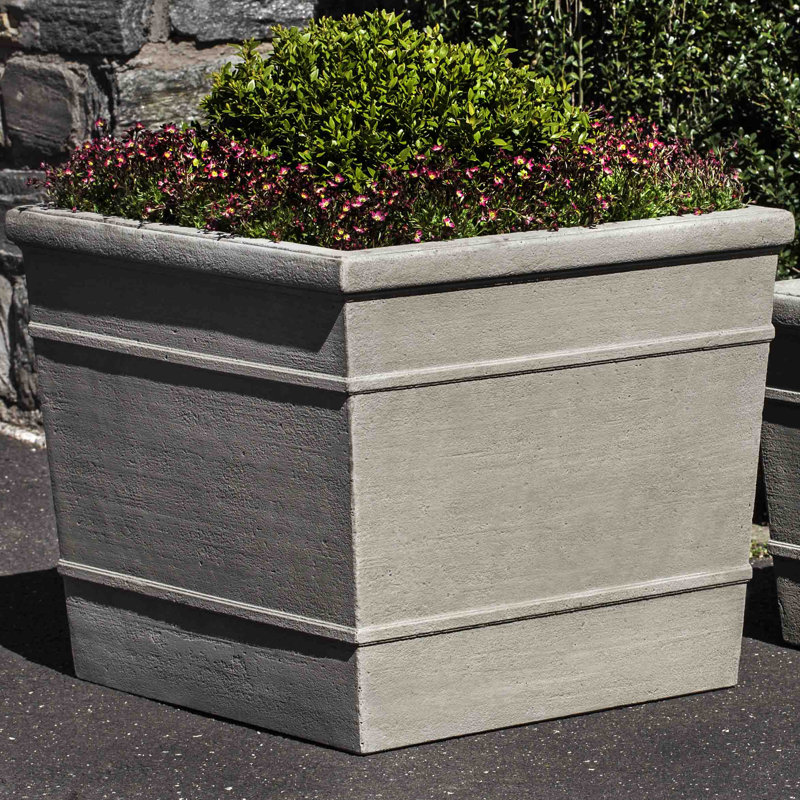 Boîte à fleurs en fonte Marin, Terra Nera, H 24,75 po x l 28,5 po x P 28,5 po