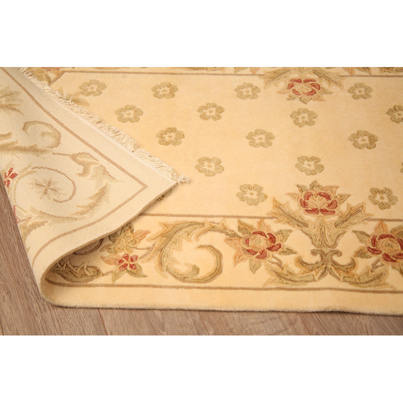 Nova Wool Oriental Area Rug in Beige, Rectangle 4' x 5'11"