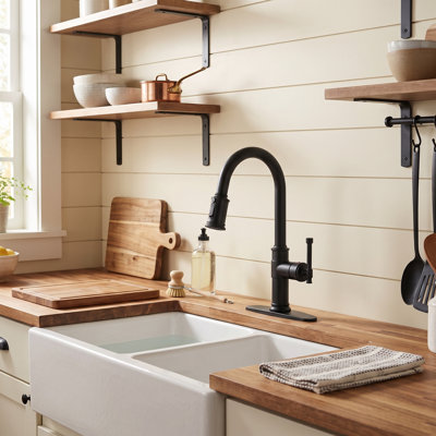 Single Handle Pull Down Sprayer Kitchen Faucet With 3-Spray Modes In Spot Free Stainless Steel