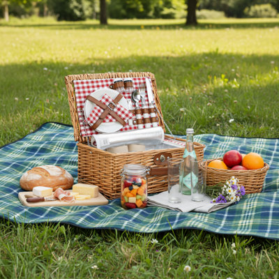 Ensemble de panier de pique-nique double en saule fait à la main avec compartiment isolé, motif à carreaux rouge classique, comprend un ensemble complet de vaisselle, adapté aux pique-niques et au camping.