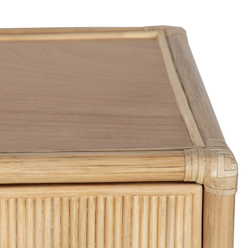 Juno Dresser, Natural