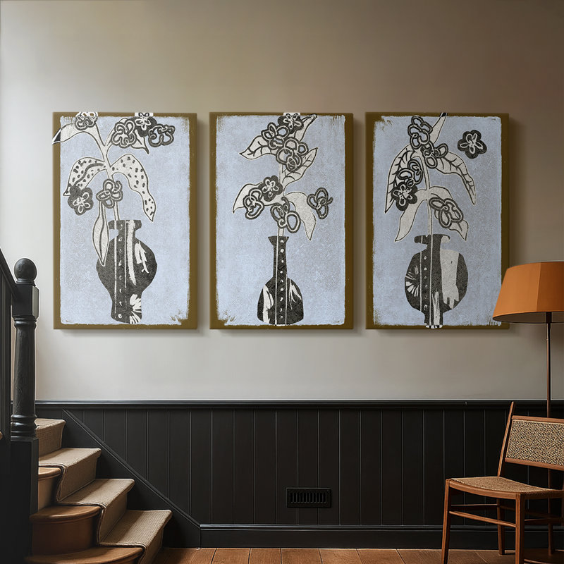 Fleurs graphiques dans un vase II - Toile tendue avec châssis sur mesure - 3 pièces, H 48 po x l 96 po